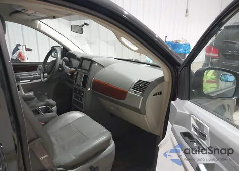 2008 Chrysler Town & Country Touring from USA, damaged, VIN 2A8HR54P88R716796